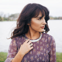 Load image into Gallery viewer, Banana Leaf Choker Necklace