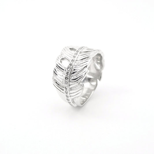 Banana Leaf Ring with Diamonds